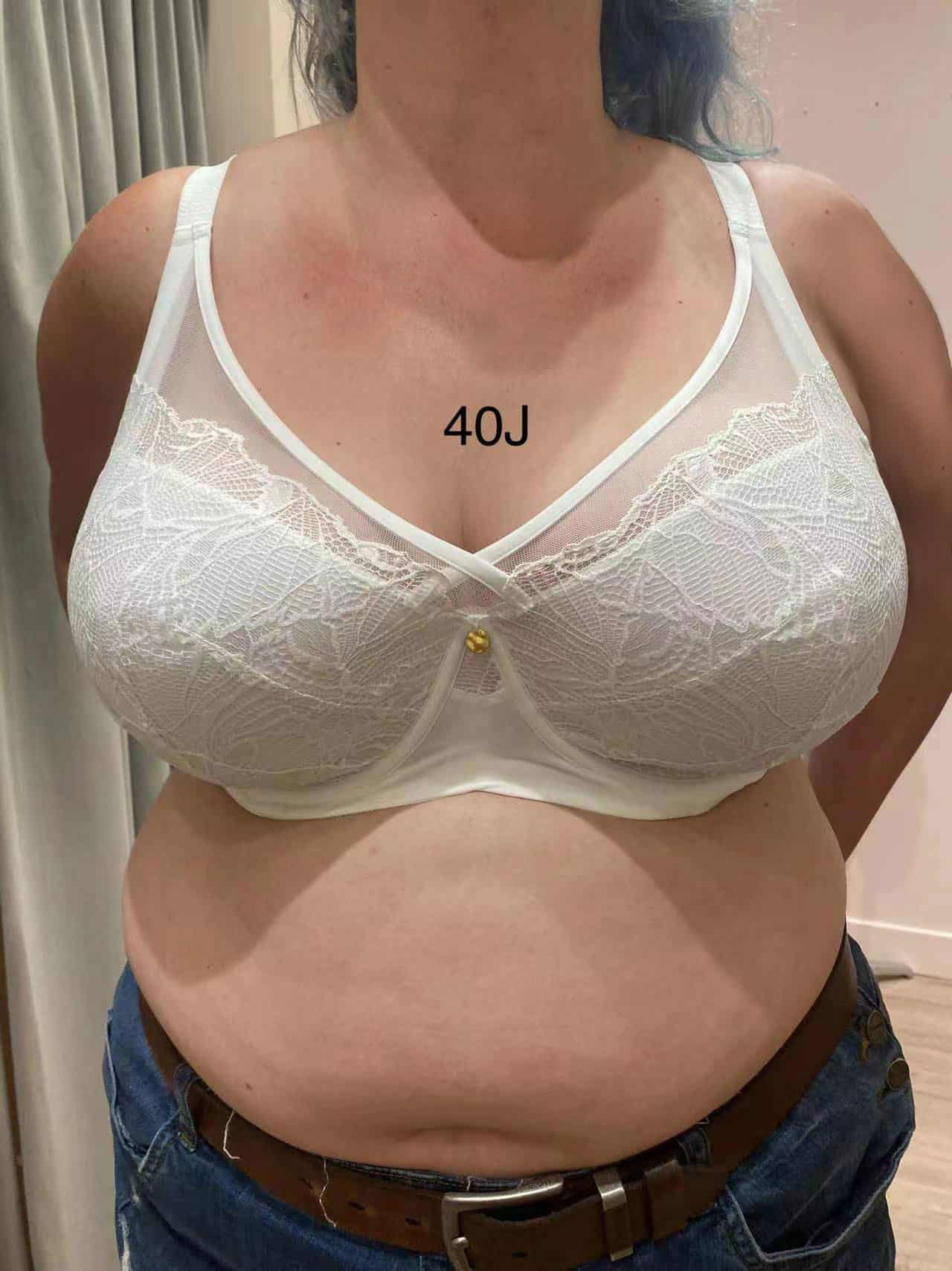 This is Ava in 40J wearing Ivy in cream. This is the front photo